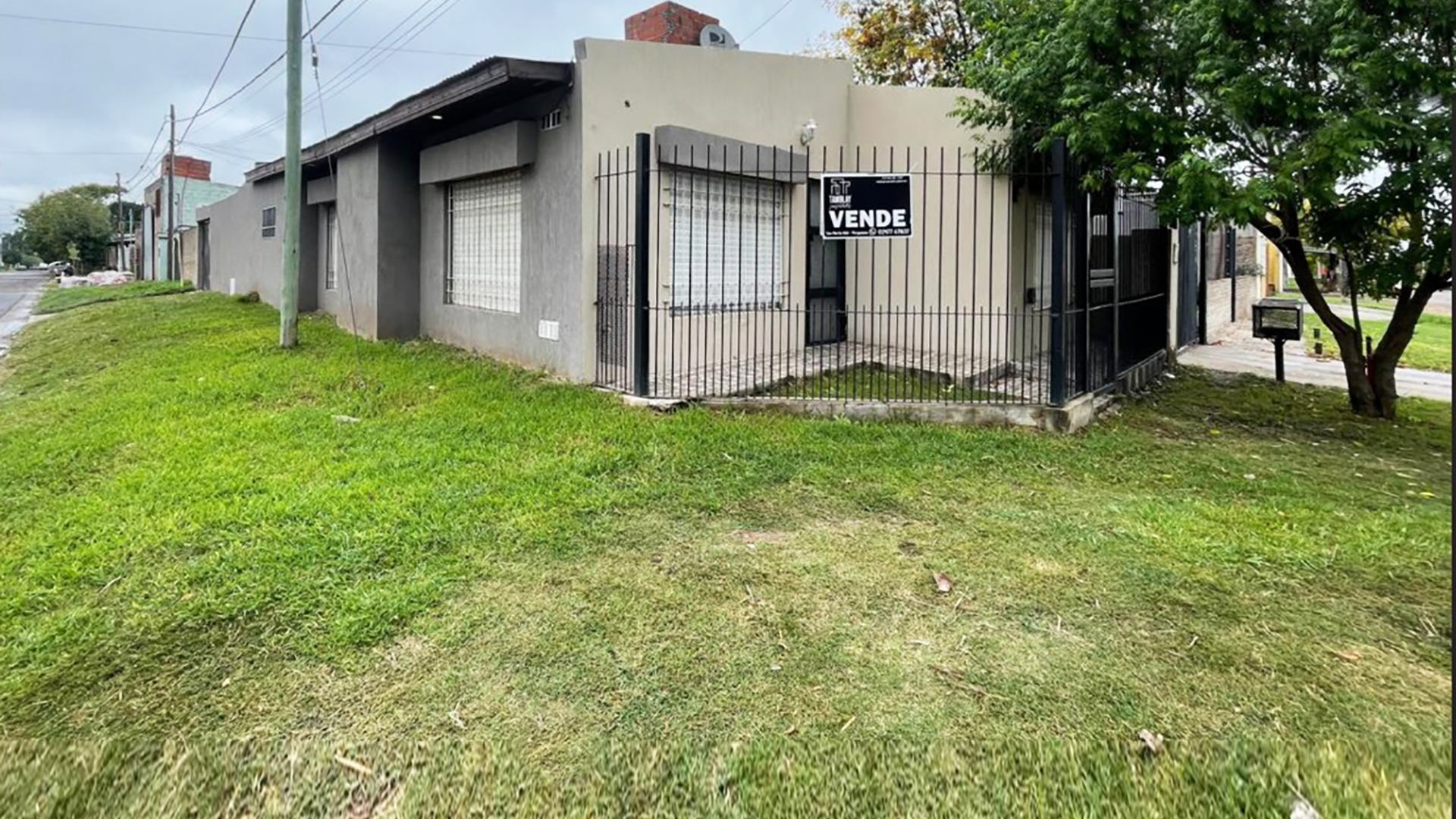 Casa EN VENTA Av. Monseñor Scalabrini al 1400