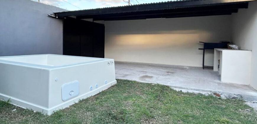 Casa EN VENTA Av. Monseñor Scalabrini al 1400