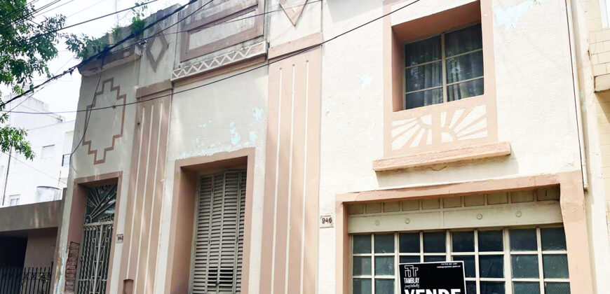 Casa EN VENTA Echevarria al 900