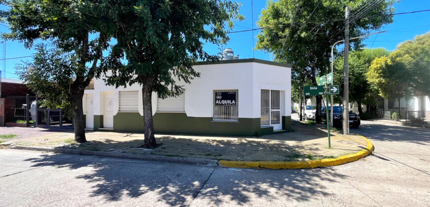 Casa EN ALQUILER en calle Salta y Siria